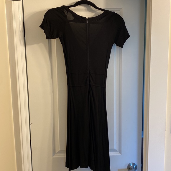 French Connection size 2 black short sleeve dress - Picture 2 of 3